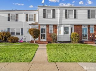 10 Orchid Ct, Sayreville, NJ 08872