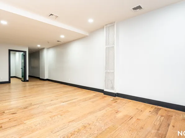 404 Onderdonk Avenue image 11 of 22