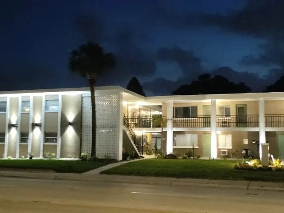 Building Photo 3