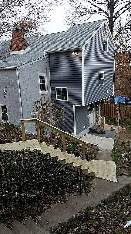 471 N Sycamore Ave photo 1