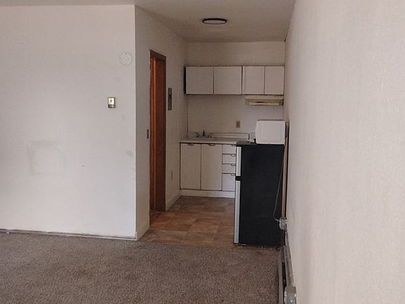 4th image of 1546 S Cushman St #10