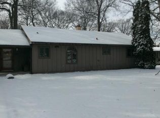 2368 N Barrington Woods Rd, Palatine, IL 60074