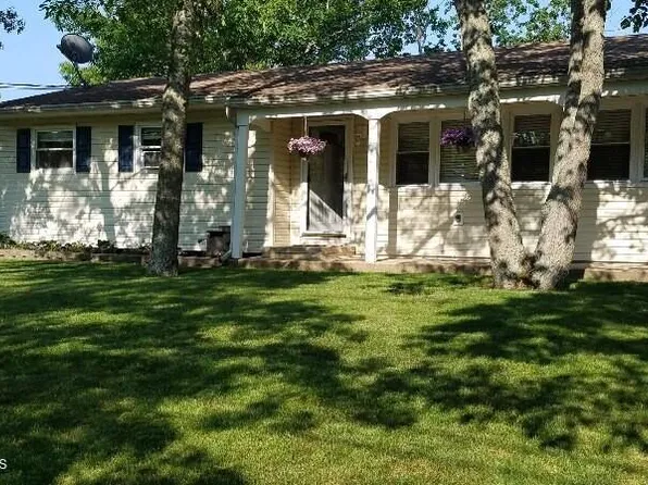 48 Larch Drive, Toms River, NJ 08753