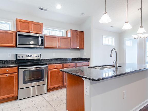 5th image of 2120 Glade Dr SE