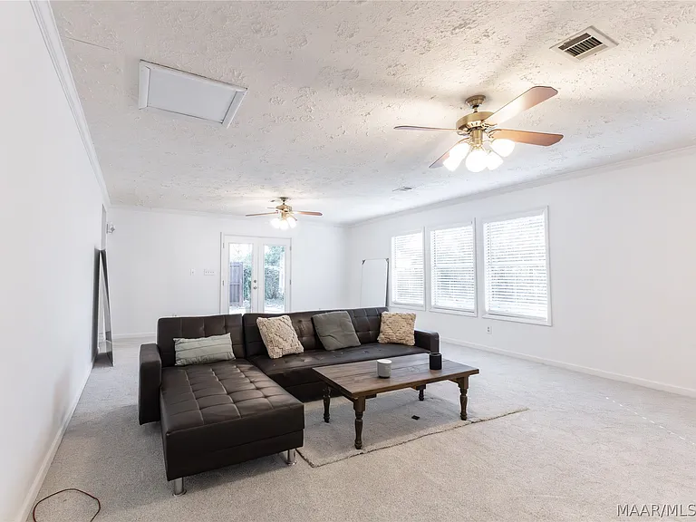 617 Wisteria Rd — Photo 17