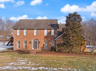 55 Lakeview Dr, Clay City, KY 40312