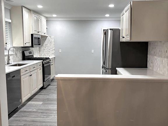 5th image of 7 Scioto Ct