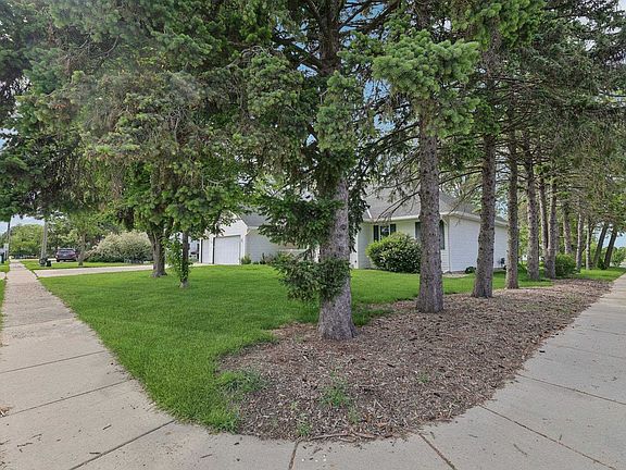 3rd image of 161 E Pine St