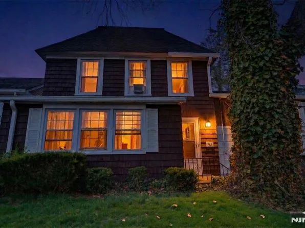 113 Lake St, Bergenfield, NJ 07621