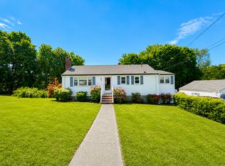 12 Seneca Rd, Woburn, MA 01801