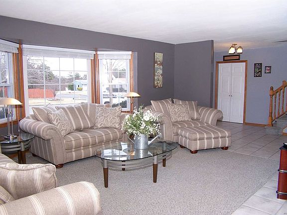 2nd image of 546 Coates Ave