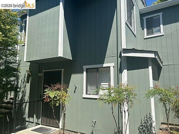 2nd image of 1152 Maywood Ln