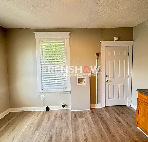1423 Lyndale Ave #102 — Photo 11