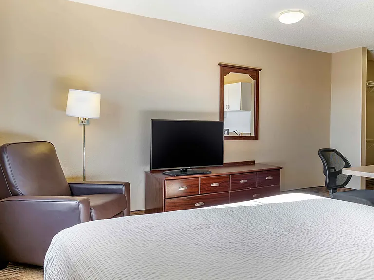 Studio Suite - 1 Queen Bed