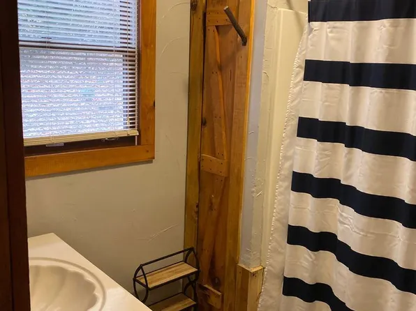 201 Miller Rhodes Ln, Saluda, NC 28773