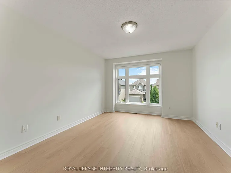 424 Cooks Mill Cres — Photo 13