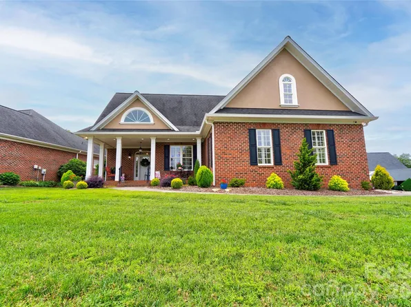 121 Blakemore Dr, Shelby, NC 28152