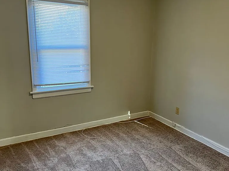 3215 & 3217 Dill Ave — Photo 10