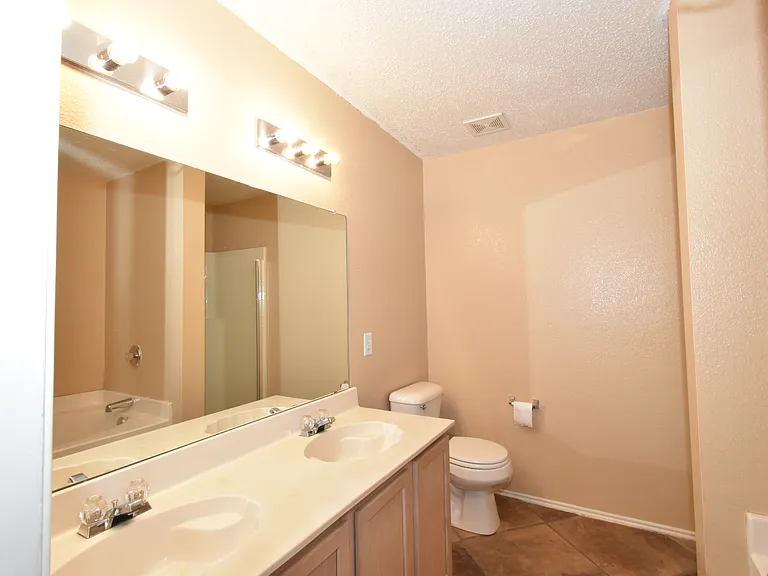 1130 Seneca Dr — Photo 11