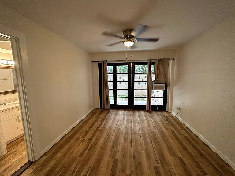 369 Hobron Ln — Photo 7
