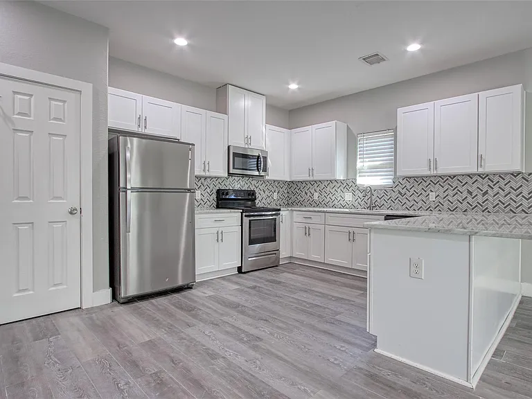 9306 Bean St #A — Photo 12
