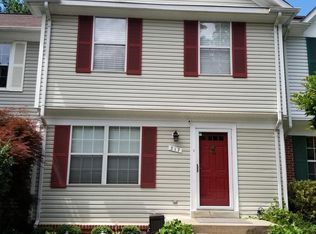 317 Felsted Ct, Sterling, VA 20165