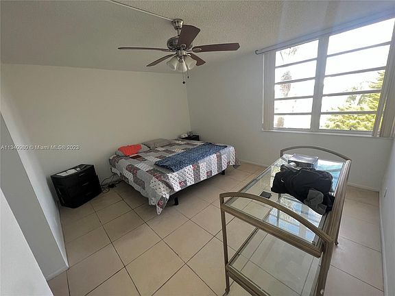 5th image of 952 NE 199th St #4K