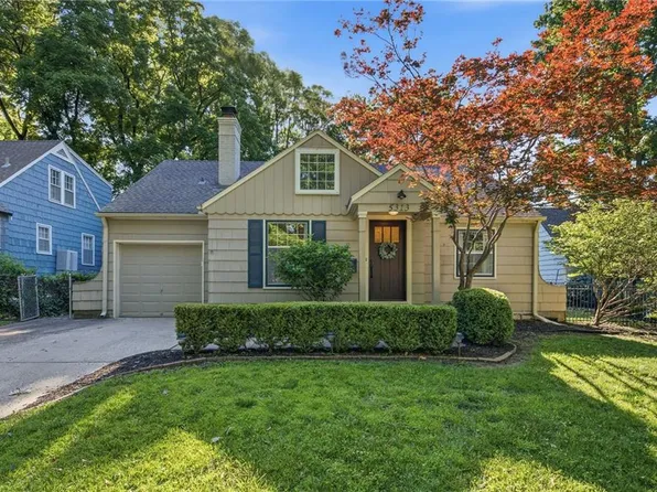 5313 Aberdeen Rd, Fairway, KS 66205