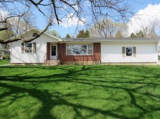 602 Park Dr, Monticello, IA 52310