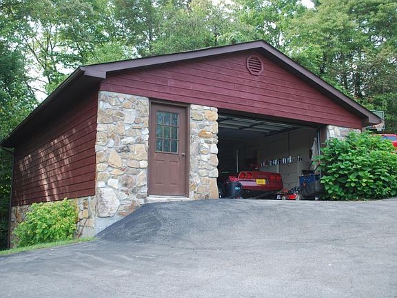 5th image of 220 Fawn Ln