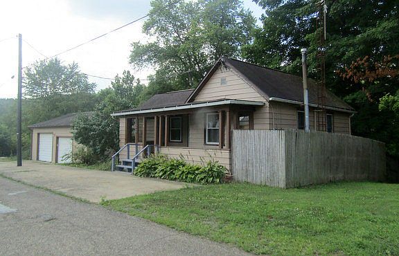 2nd image of 136 E Pleasant St