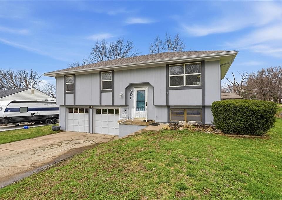 1st image of 906 NE 67th Pl