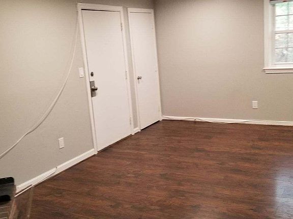 3rd image of 3-19 Meadowbrook Ln #3