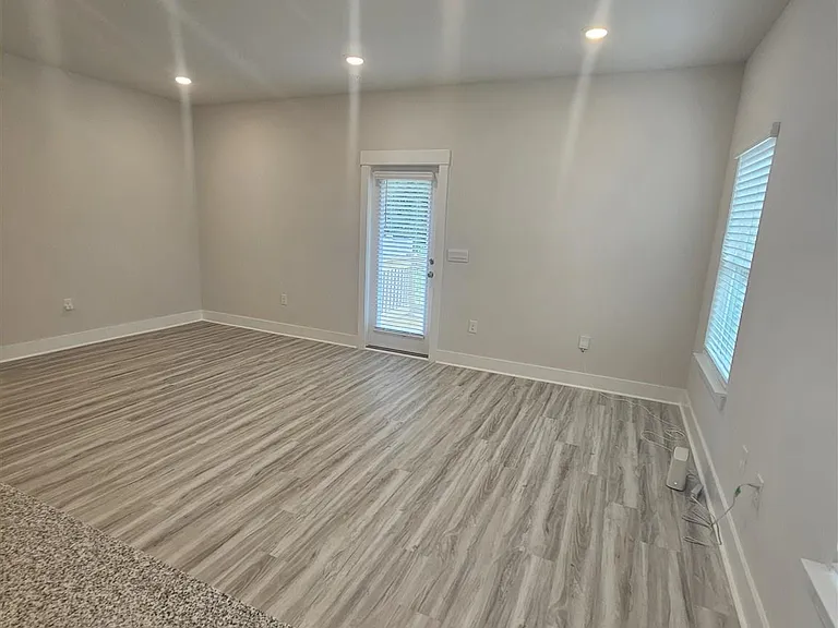 9433 Nature Creek Ln — Photo 13