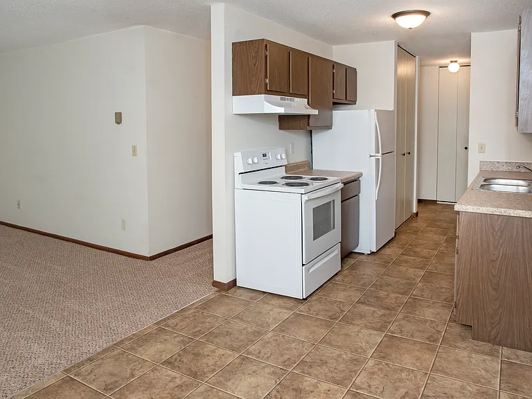 Laurel Place Apartments — Photo 12