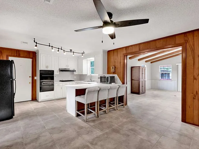 2490 E Burgess Rd — Photo 9