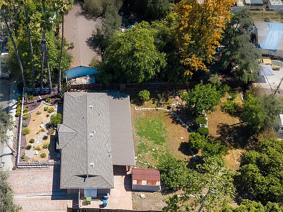 2nd image of 2525 Avenue De Las Plantas