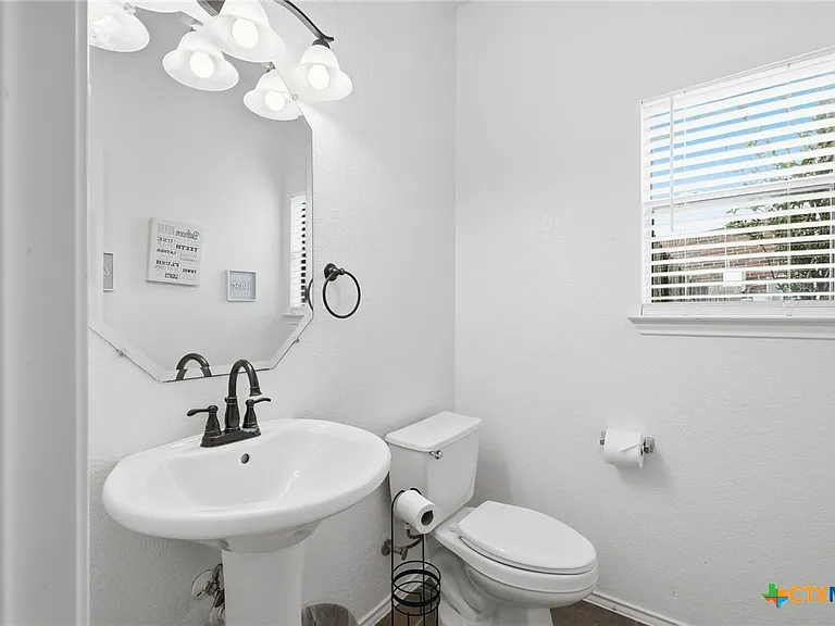 1410 Katie Lynch Dr — Photo 23