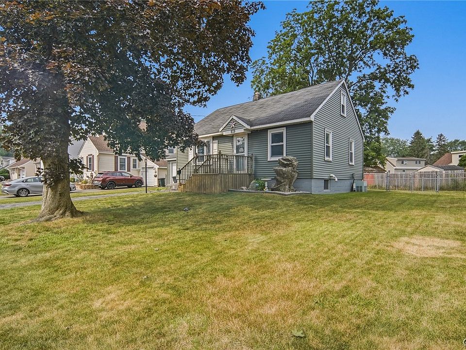 1st image of 104 Forest Dr