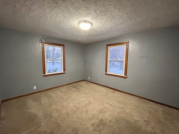 5th image of 3241 Mackinaw St