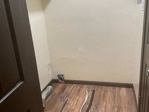 5th image of 303 Alvarado Dr SE Unit 4