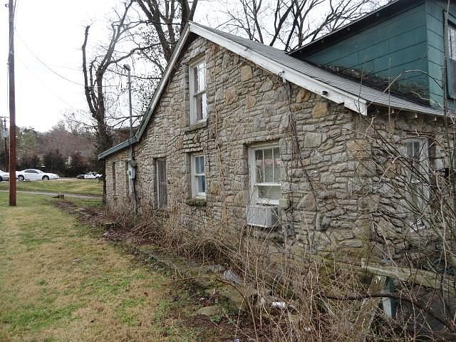 2nd image of 145 Langford Ave