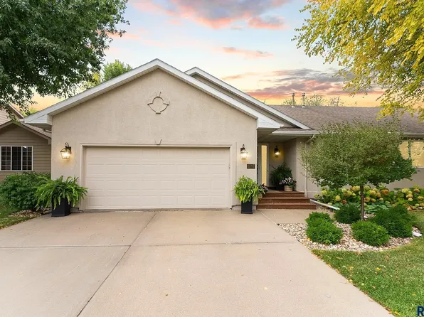 6107 S Avalon Ave, Sioux Falls, SD 57108