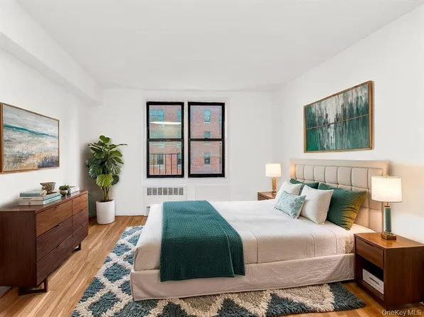 2165 Matthews Avenue image 7 of 23