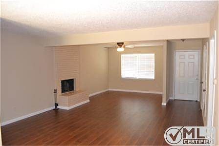 3rd image of 207 W Huitt Ln