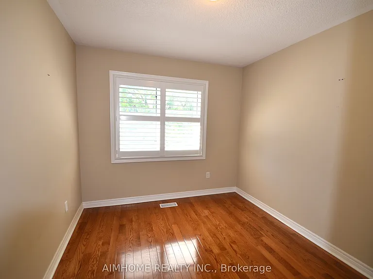 10719 Bathurst St #7 — Photo 16