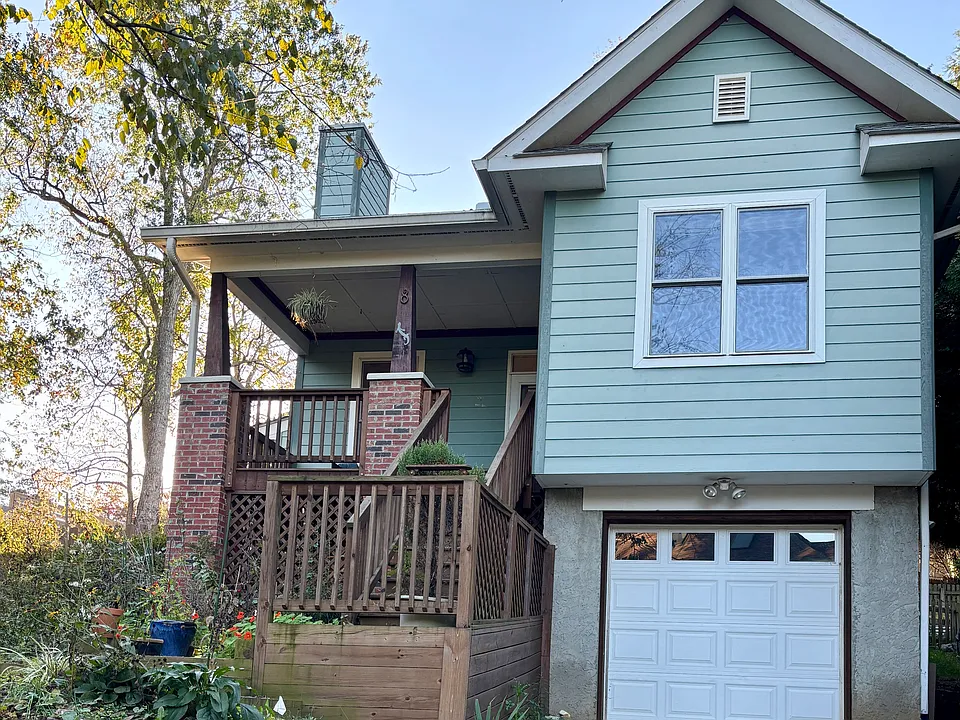 8 Ridgeway Ave #B