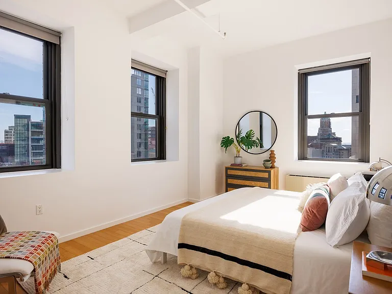 365 Bridge St #17A — Photo 11