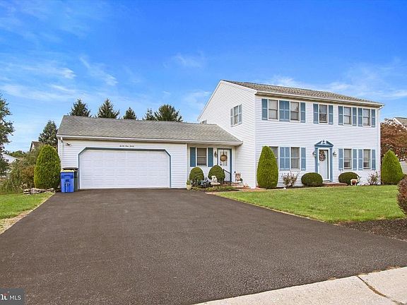 2nd image of 2930 Monticello Pl
