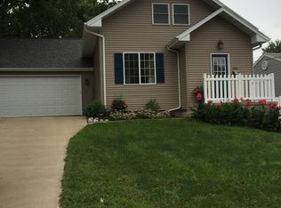 1106 Sheridan Rd, Pekin, IL 61554